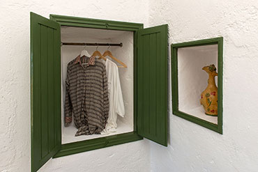 Studio 2 - wardrobe